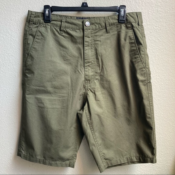 CSG|Shorts|Size 32 - Picture 1 of 6